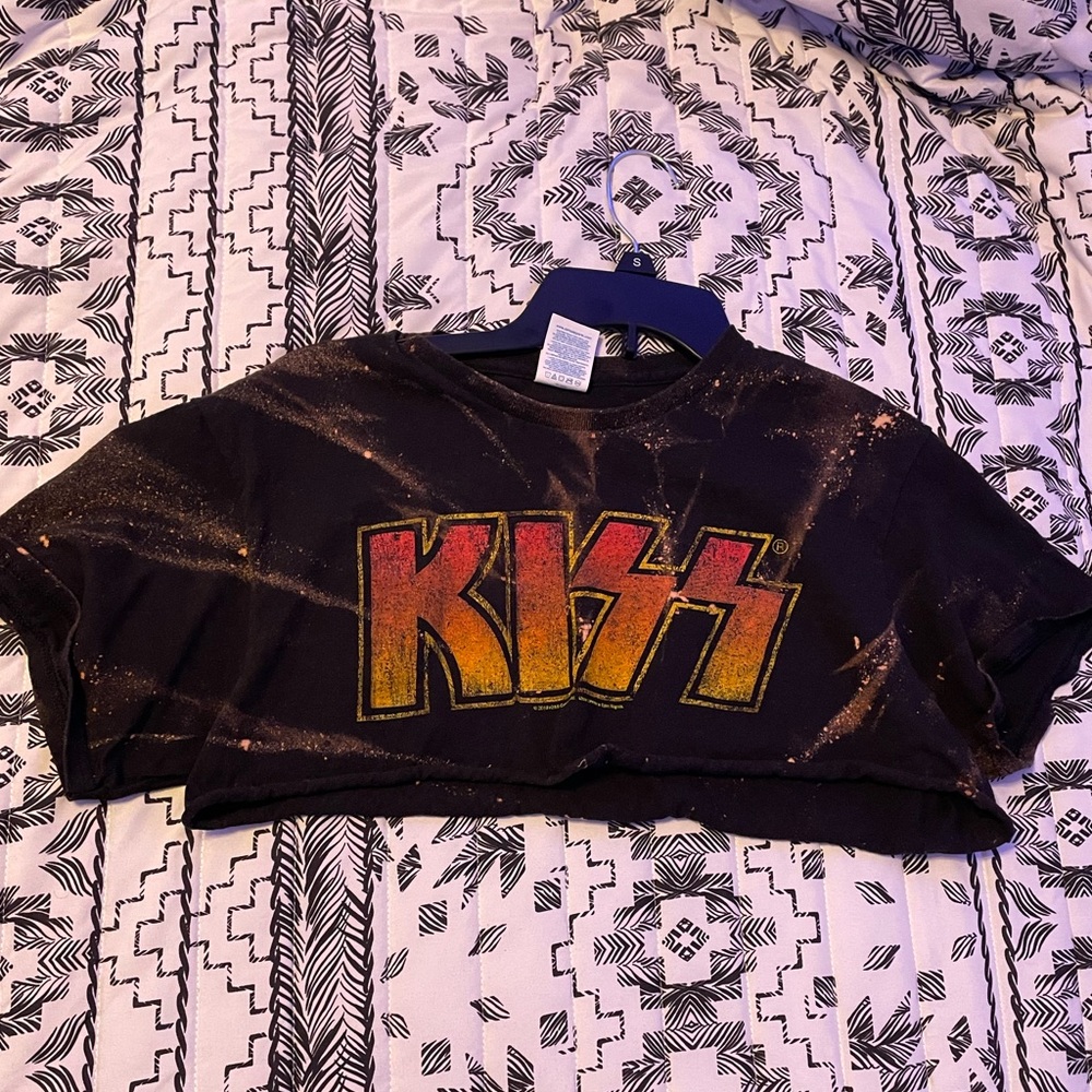 Kiss Croptop